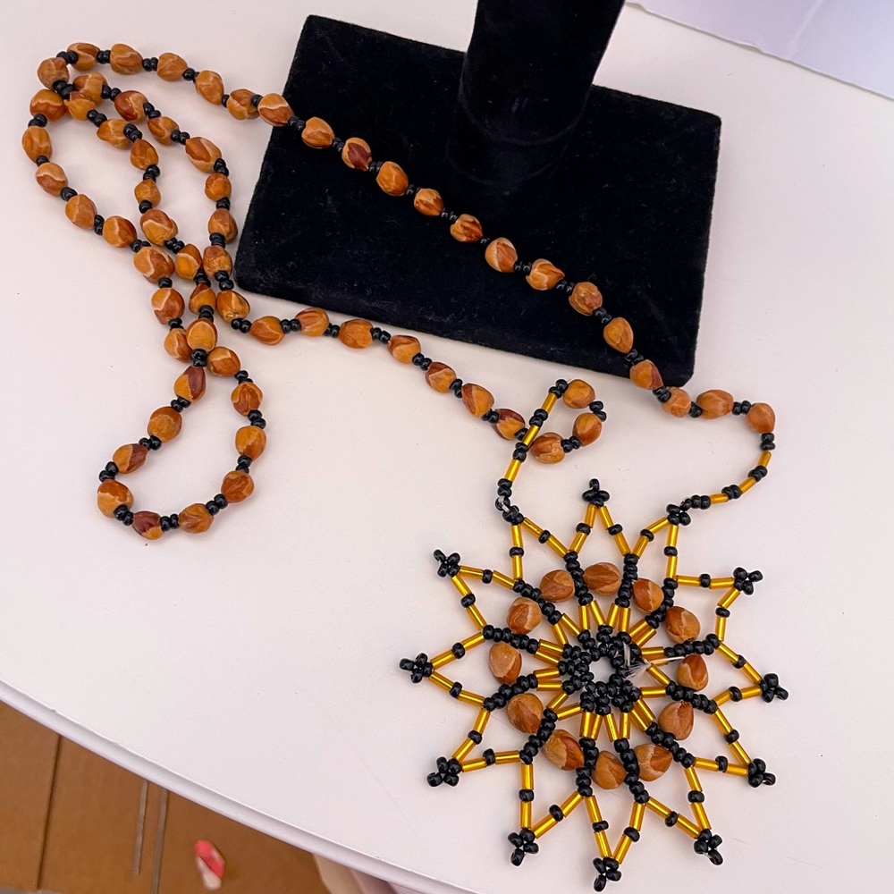 Vintage HAWAIIAN Seed Summer Beach Sun Southwestern Beaded Medallion Necklace